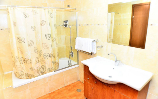 Avital Hotel