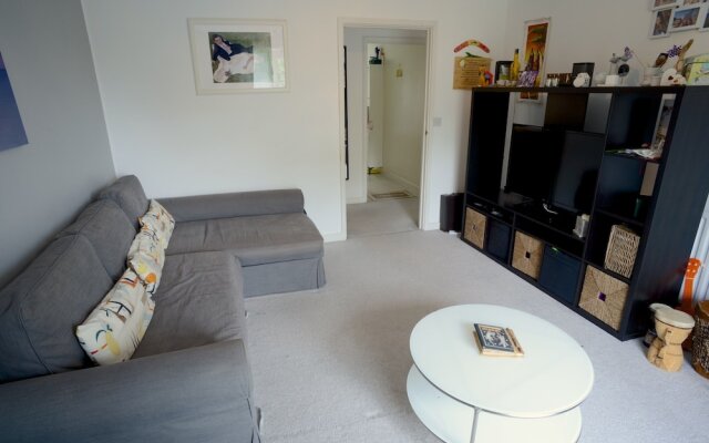 2 Bedroom Apartment With Balcony in Nunhead