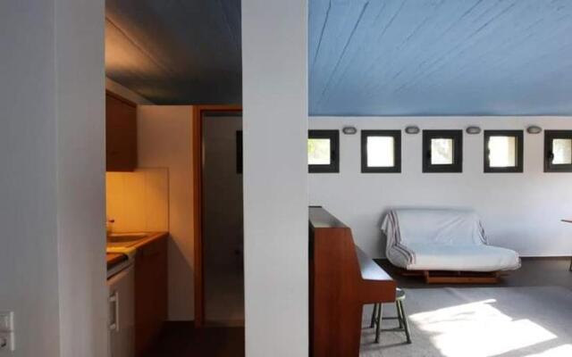 LIOFYTO - Stylish Villa with views to Foinikounda bay downstairs studio