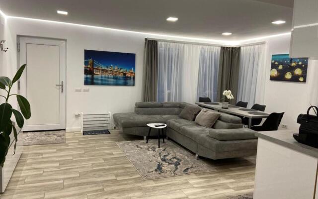 Lora Studio