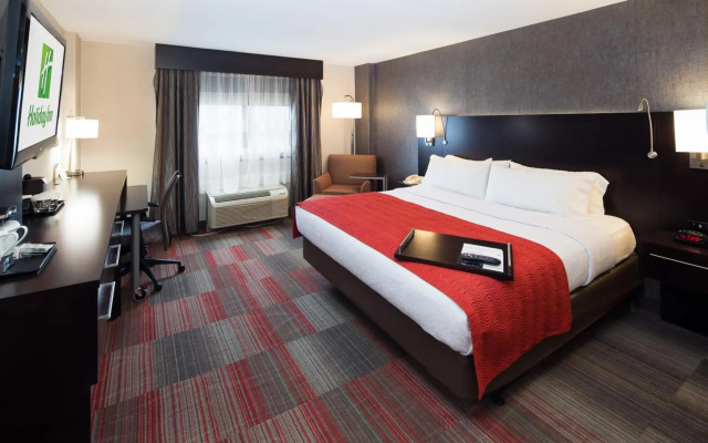 Holiday Inn Milwaukee Riverfront by IHG