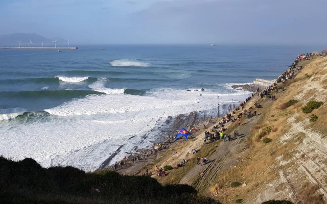 Cozy Yellow Home in Getxo