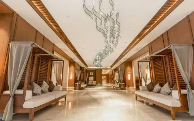 Days Inn Wyndham Xishuangbanna Jinghong Rainforest Park (Mengluo Dafosi Branch)