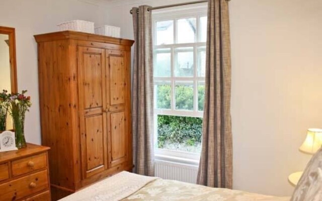 Crown Cottage