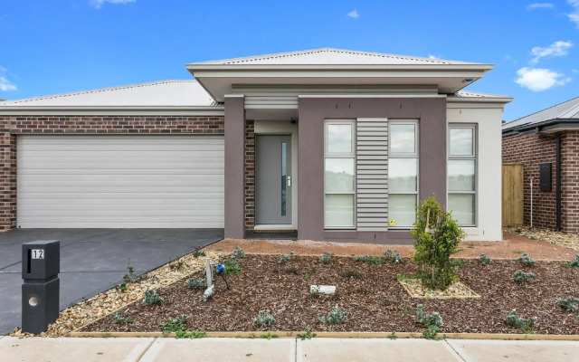 Serviced Houses Point Cook
