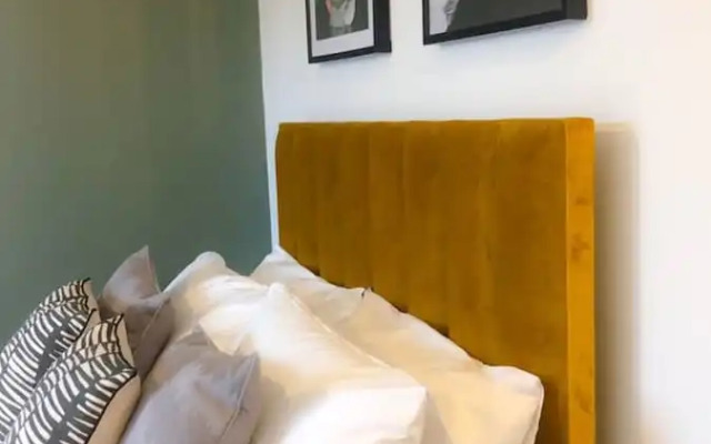 Stylish 2 Bedroom Property With Free Parking