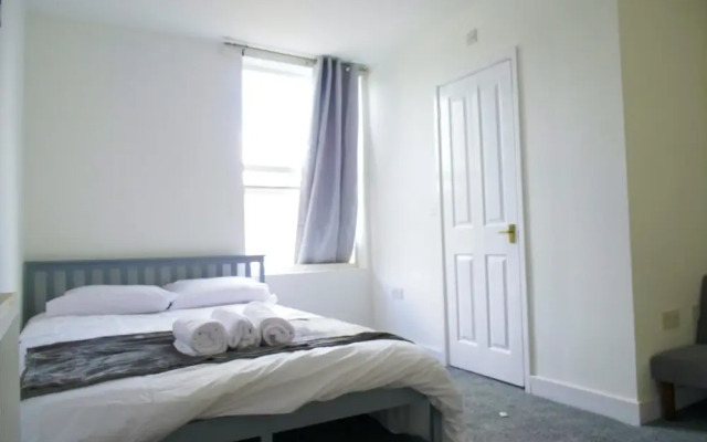 Cosy & Modern 1 Bed Studio