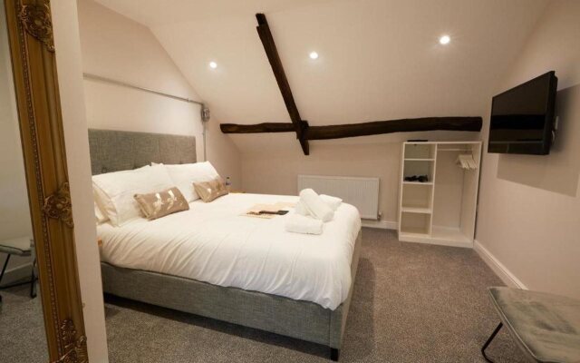 Three Cranes Serviced Apartments