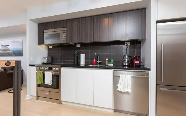 DT City 1 BR by Jays, MTCC, CN Tower