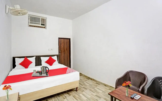 OYO Hotel Nirvan Near Jahangirpuri Metro Station