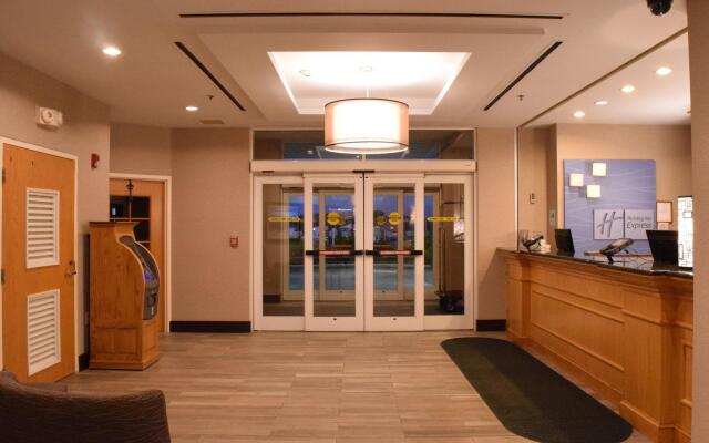 Holiday Inn Express Hotel & Suites Watertown-Thousand Island by IHG