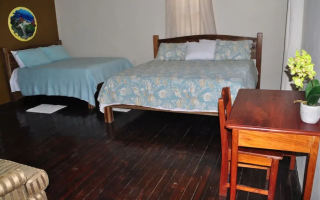 Sundowner Lodge