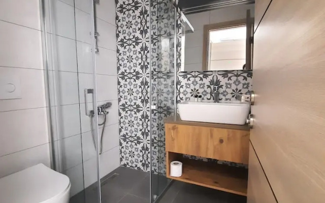 Adil Otel