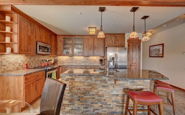 Cozens Pointe I-101 2 Bedroom Condo by RedAwning