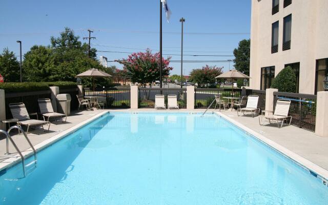 Hampton Inn by Hilton Richmond-North/Ashland