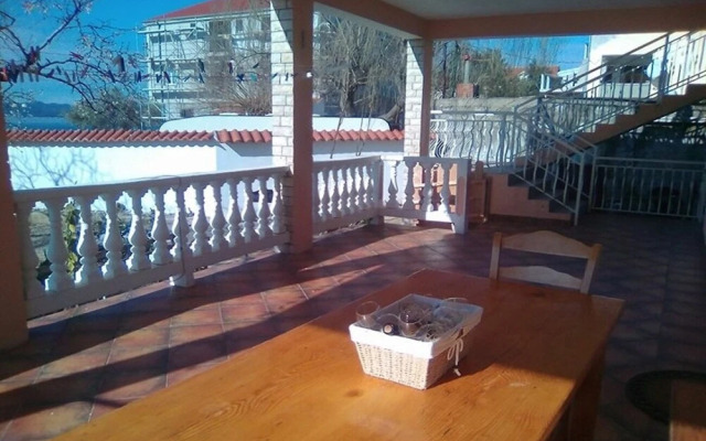 Sunny - 10 m From sea - A1 - Suncani Apartman