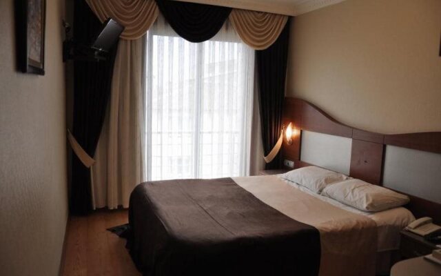Martin City Hotel