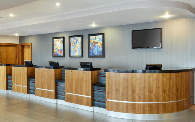 Leonardo Hotel Newcastle Quayside - Image 2