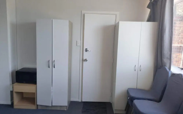 1 Double 1 Single 2 Sofa Beds Suite 2