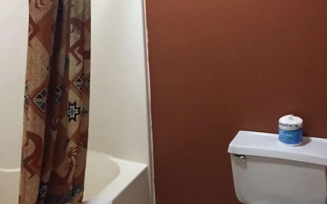 Going-To-The-Sun Inn & Suites