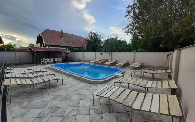 22 féröhelyes apartman