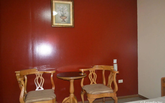 RedDoorz @ Clarkview 21st Street Angeles City