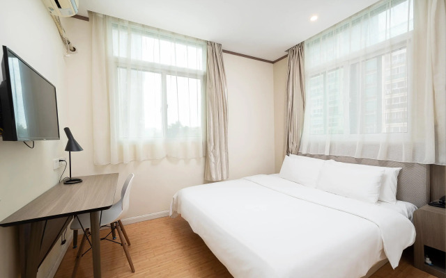 Hanting Hotel Shanghai Jufeng Road Metro Station
