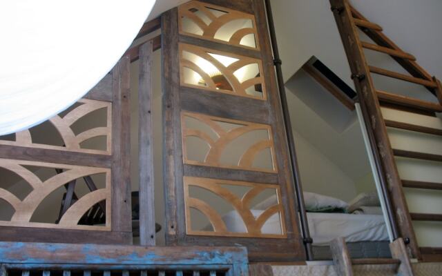 Pavillion du Chateau de Saint Augustin