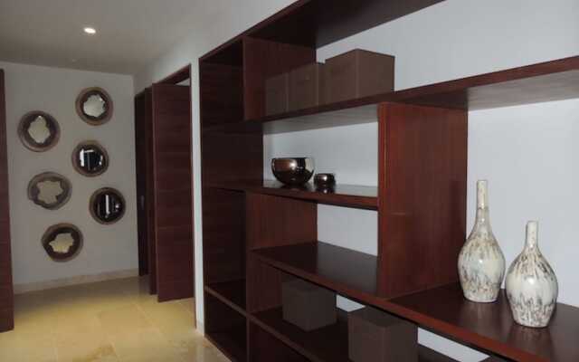 Unlimited Luxury ARENA Condo