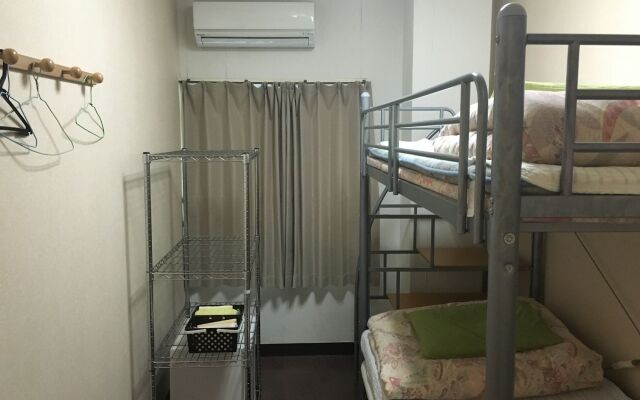 Grace Naha - Hostel