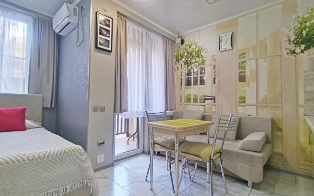 Apartment Live in the Mountains at 31 Estonskaya Street
