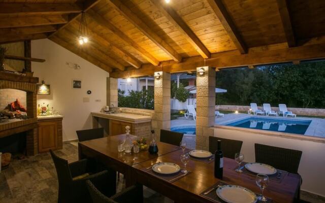 Holiday Home Luce
