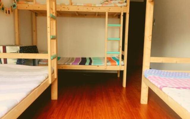 Lv Xiaoting's youth hostel