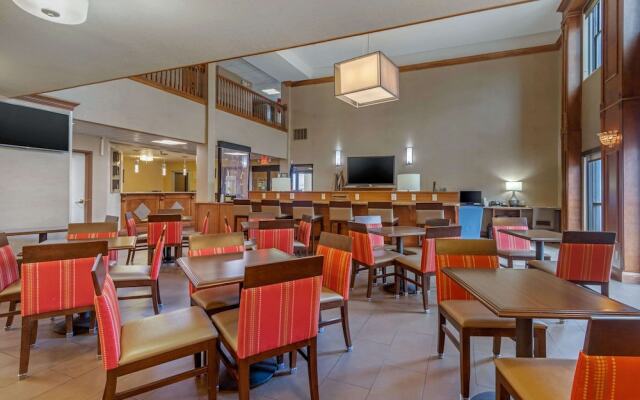 Comfort Inn & Suites