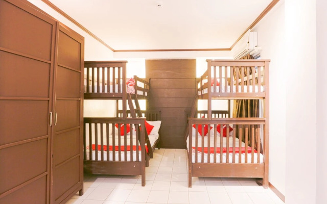 OYO 759 Royal South Garden Suites