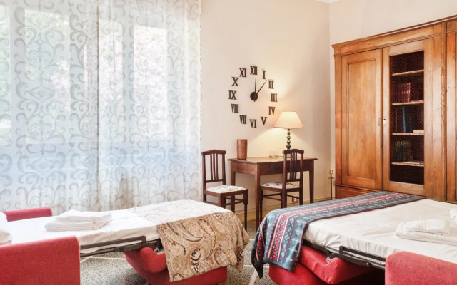 Keith Haring Cozy Apartment