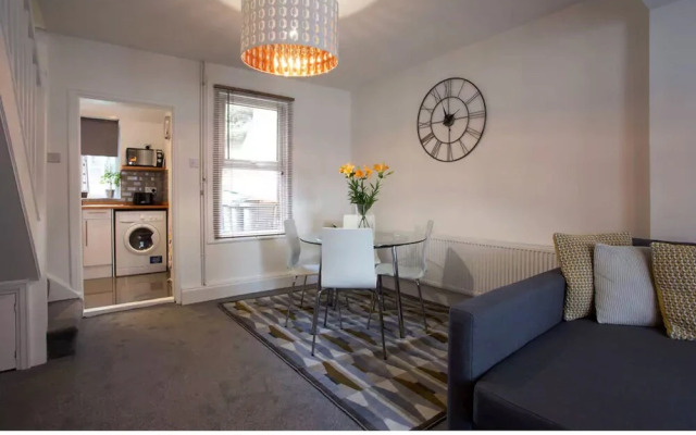 Hastings House Luton - Inhabit Short Stays