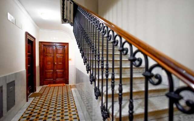 For Group: Luxury Apartment in City Center