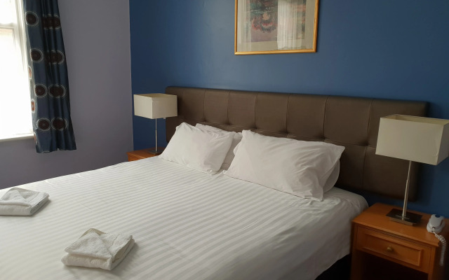County Hotel