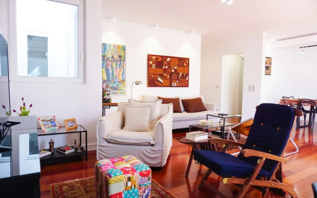 Gulbenkian Terrace Bright Luxury Apt