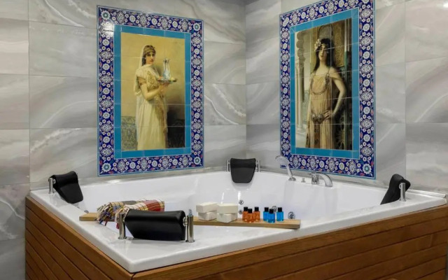 Lagun Castle Hotel&Spa