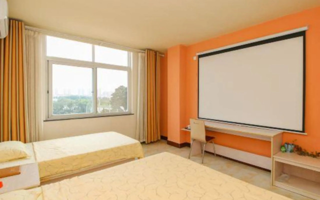 Ishuang Express Hotel