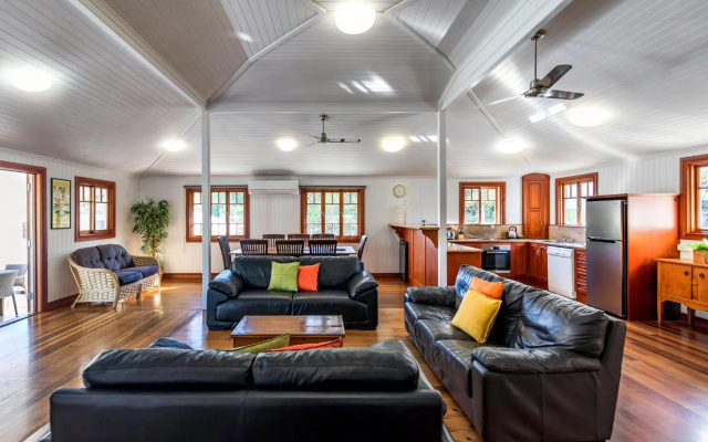 Island Adventure Holiday House – Guest Rooms – Magnetic Island