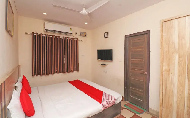 OYO 29826 Central Hotel