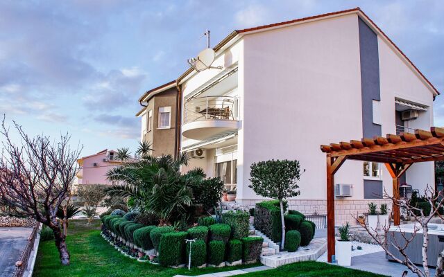 Studio apartment Anka - with open jacuzzi: SA4 Podstrana, Riviera Split