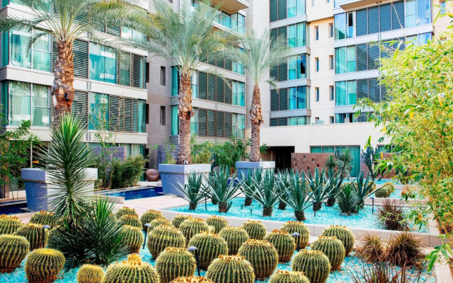 W Scottsdale