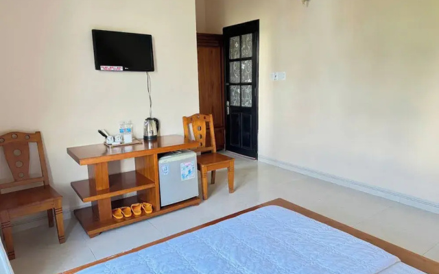 Doi Ngoai Bien Phong SPA Hotel
