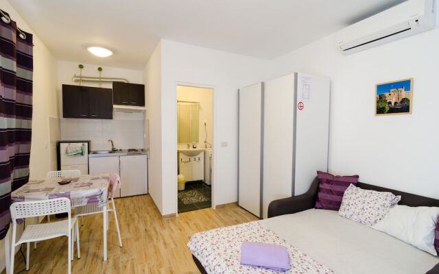 Studio Apartment Nika