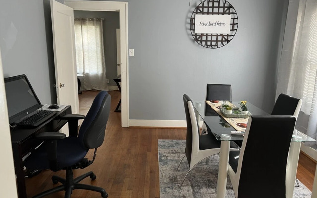 Cozy Downtown 2 Bedroom home