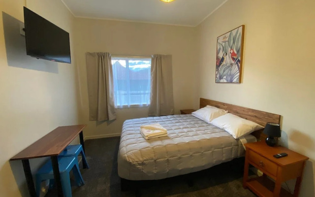 Airport Westney Lodge